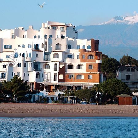 Sporting Baia Hotel Giardini Naxos Exterior foto