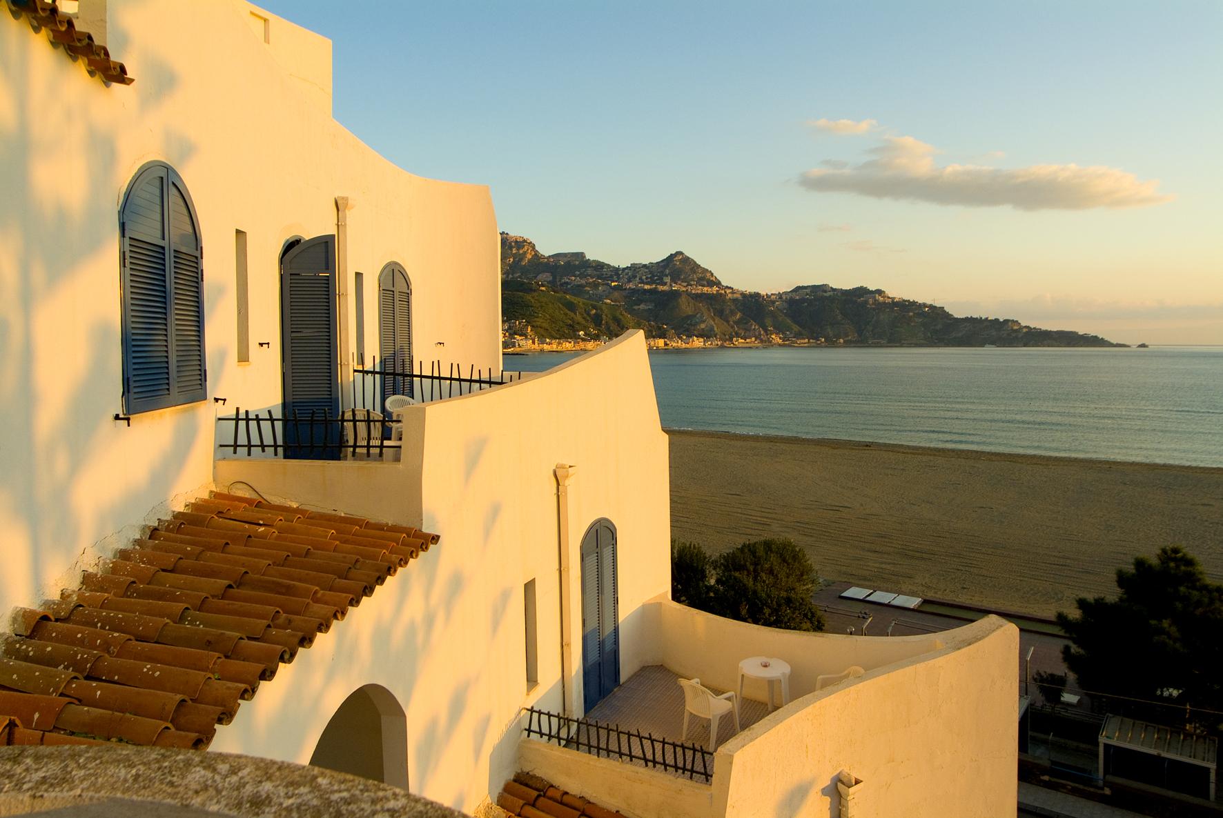 Sporting Baia Hotel Giardini Naxos Exterior foto
