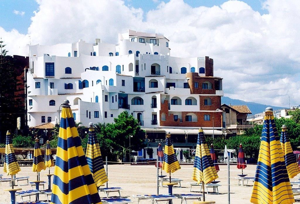Sporting Baia Hotel Giardini Naxos Exterior foto