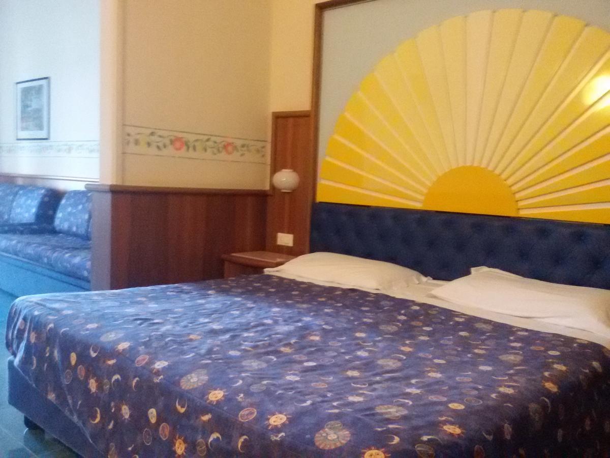 Sporting Baia Hotel Giardini Naxos Exterior foto