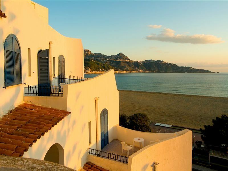 Sporting Baia Hotel Giardini Naxos Exterior foto